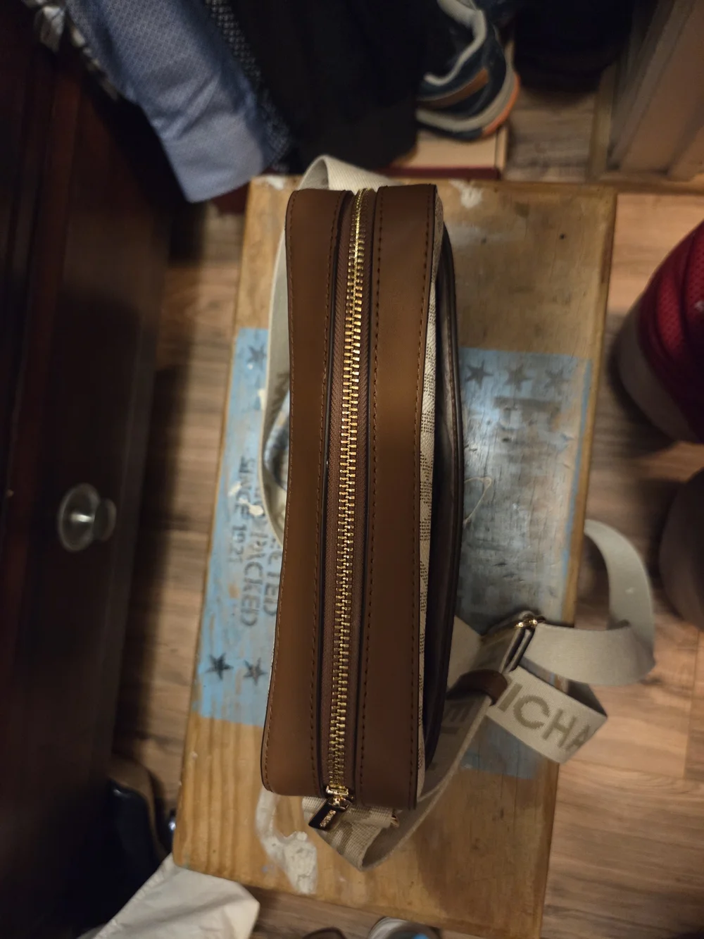 Michael Kors Strap Logo  Crossbody